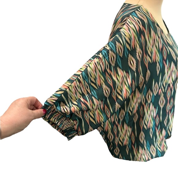 Democracy Women’s Printed Woven Puff-Sleeve Bubble Hem Top - Cypress Green Sz XL - Picture 3 of 11